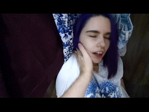 ❤️ Менин карындашымды шкафтан таап, анын спермасына жардам берди ️❌ Секс видео боюнча бизде ﹏
